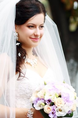 Güzel gelin.