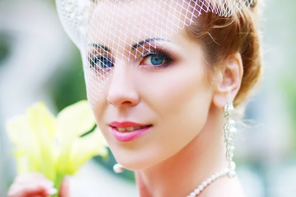 Beautiful retro bride — Stock Photo, Image