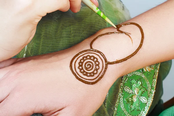 Henna aufgetragen — Stockfoto