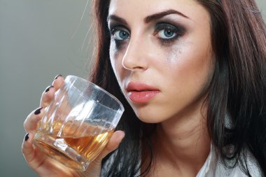 kadında depresyon içme alkol