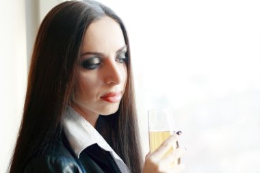 kadında depresyon içme alkol