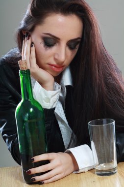 kadında depresyon içme alkol