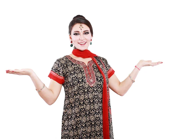 Индийская женщина на белом фоне — стоковое фото