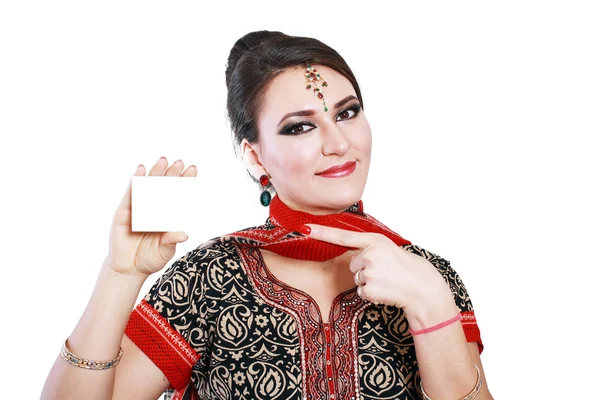 India mujer hold tarjeta — Foto de Stock