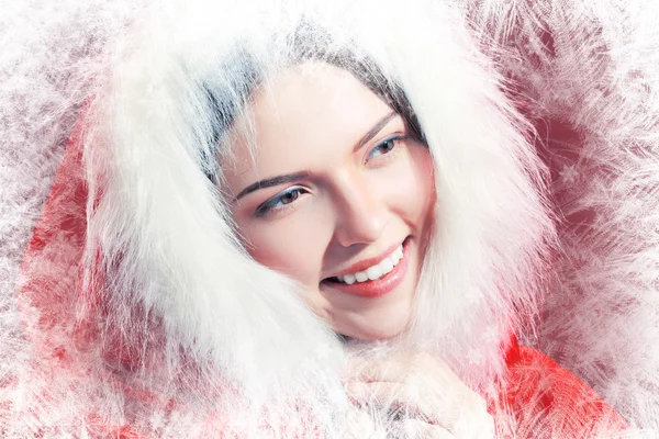 Mädchen in Weihnachtsmanntuch — Stockfoto