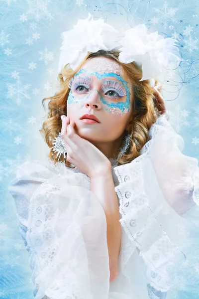 Kvinna med vinter stil makeup — Stockfoto