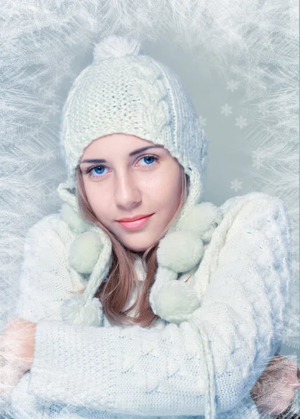 Woman in warm clothing — Stock Photo, Image