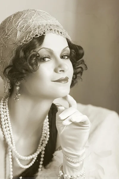 Retro flapper mulher estilo — Fotografia de Stock