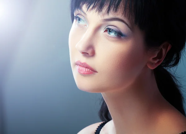 Cara femenina con maquillaje — Foto de Stock