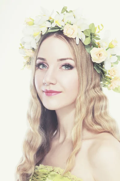 Girl With Flowers — Stock Photo, Image