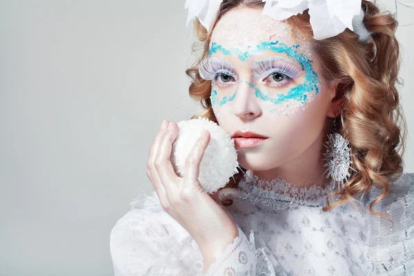 Vrouw met winter stijl — Stockfoto