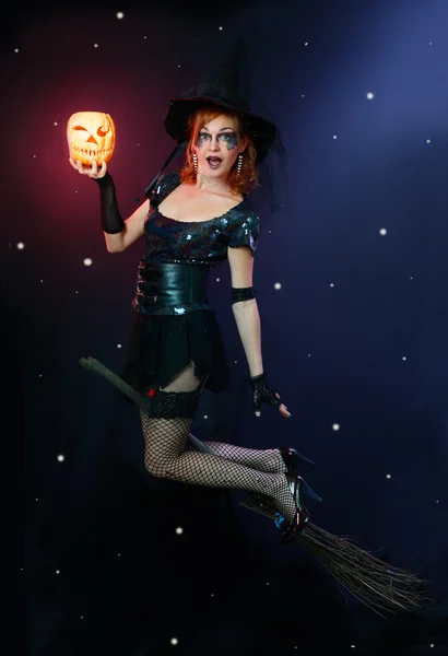 Halloween häxa — Stockfoto