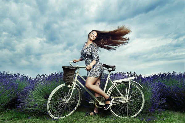 Woman Lavender Field Bicycle Long Hair Flow Wind — Zdjęcie stockowe