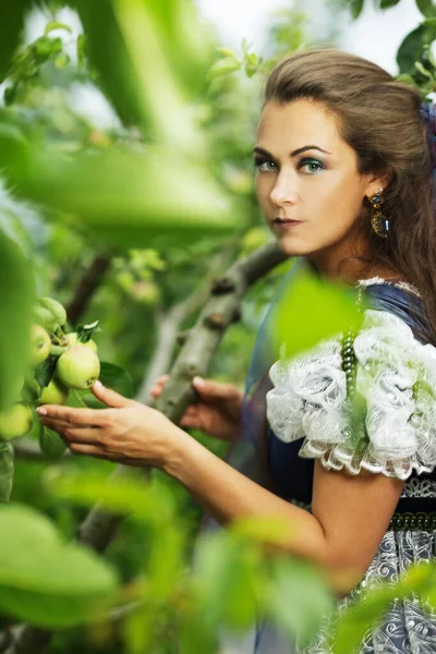 Apple Tree Harvest Beautiful Woman Princess Dress — Stock Photo, Image