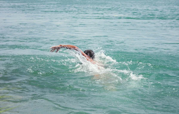 Männerschwimmen — Stockfoto