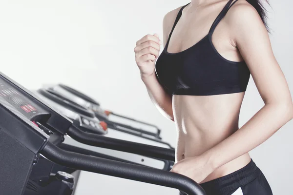 Chica en el gimnasio —  Fotos de Stock