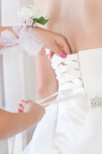 Связанное свадебное платье — стоковое фото