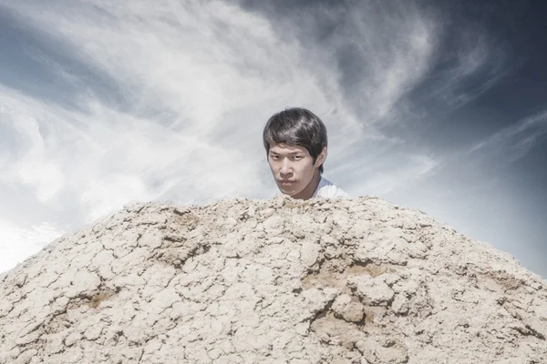 Man's head peeking — Stock Photo, Image