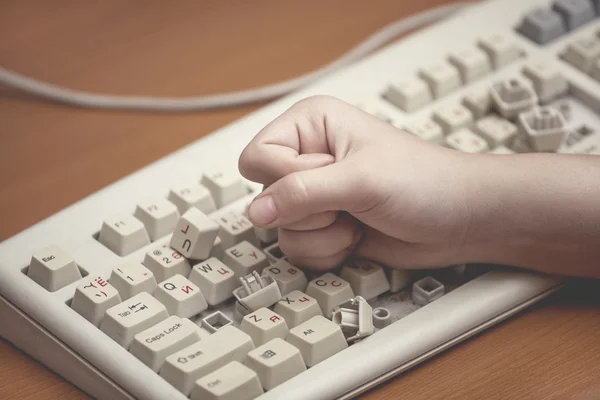 Teclado roto —  Fotos de Stock