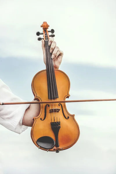 Hand with violin — Stock Photo, Image