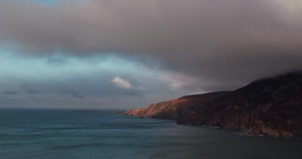 Dramatisches Zeitraffer Video Von Den Klippen Der Atlantikküste Stürmischem Zustand — Stockvideo
