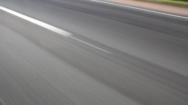 aralıklı yol işaretleri