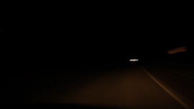 Gece yolunda hız hareketi
