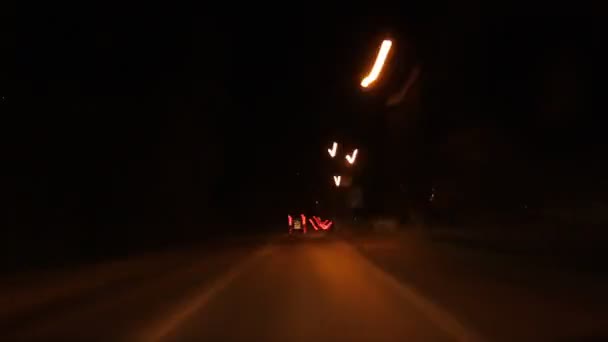 야간 도로에서의 속도의 움직임 — 비디오