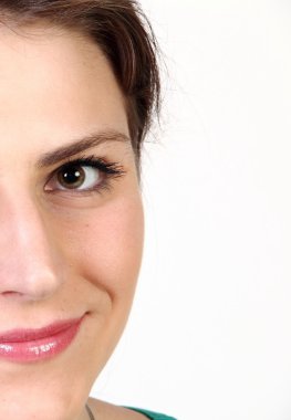 kırpılmış görüntü gülümseyen kız