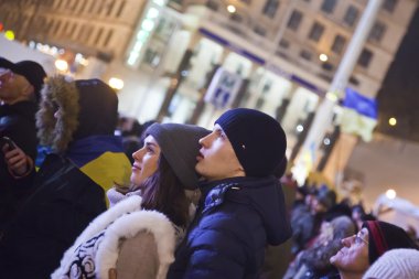 Pro-Avrupa Birliği protestocular üzerinde meydan.