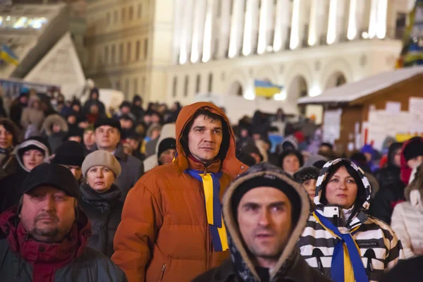 Pro-europäische Gewerkschaftsdemonstranten auf dem Maidan. — Stockfoto