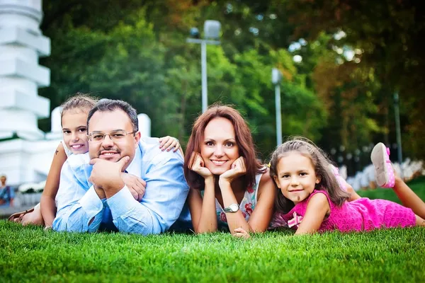 Glückliche Familie — Stockfoto