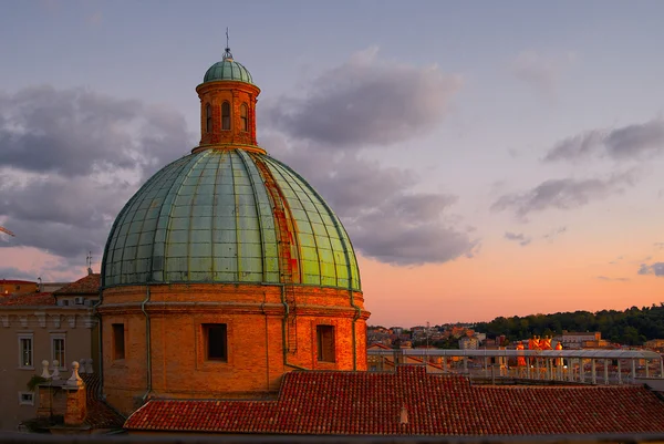 Cúpula de la catedral puesta del sol Ancona Italia — Foto de Stock