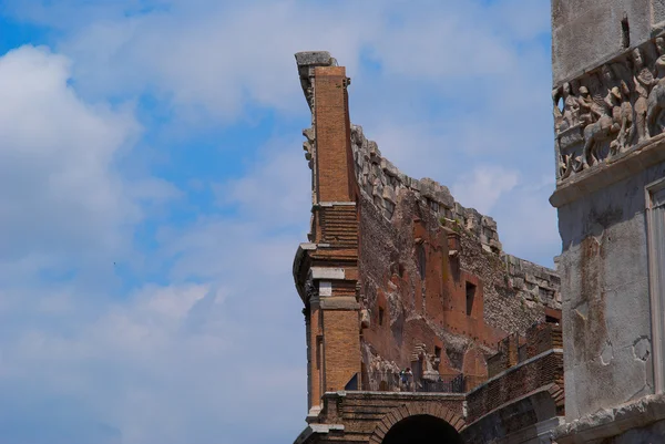 O anfiteatro Coliseu em Roma Itália — Fotografia de Stock