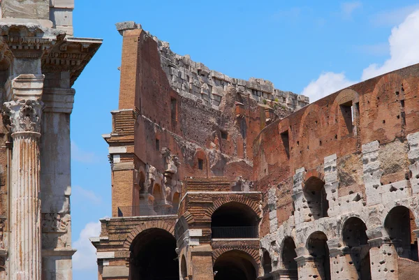 Het Colosseum amfitheater in rome Italië — Stockfoto