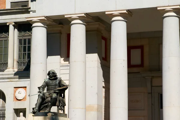 Historische gebouwen met kant fronten van madrid — Stockfoto