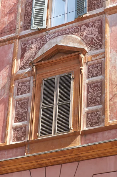 Antike architektonische Details aus Europa — Stockfoto