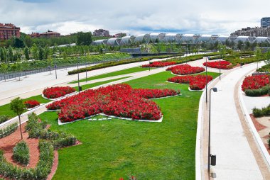 dantel cephede Madrid ile modern binalar