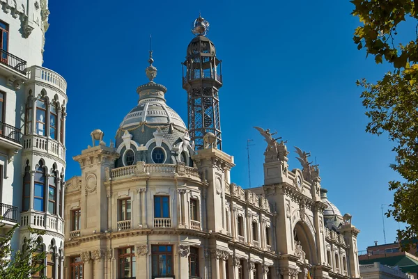 Edificios con frentes de encaje de la ciudad Valencia España — Foto de Stock