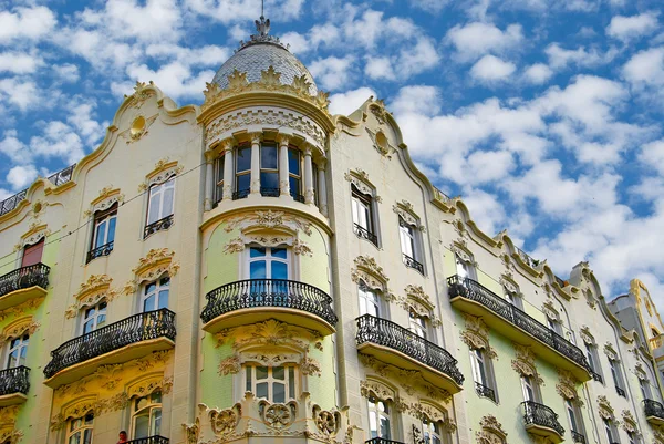 Edificios con frentes de encaje de la ciudad Valencia España —  Fotos de Stock