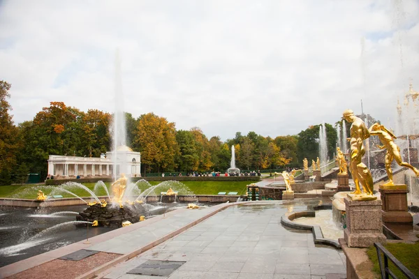 Fontes de Petergof, São Petersburgo, Rússia — Fotografia de Stock