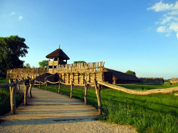 박물관 archeologiczne 스타 라자 홍현아라 Biskupin w 폴란드 — 스톡 사진