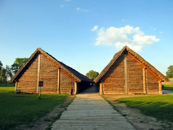 Oude nederzetting, onderdeel van het archeologisch museum in Polen bisk — Stockfoto