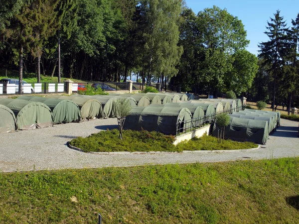 Camp, tents