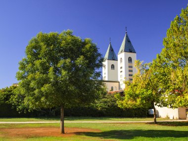 Kilise st. James medjugorje, Bosna ve herz kuleleri