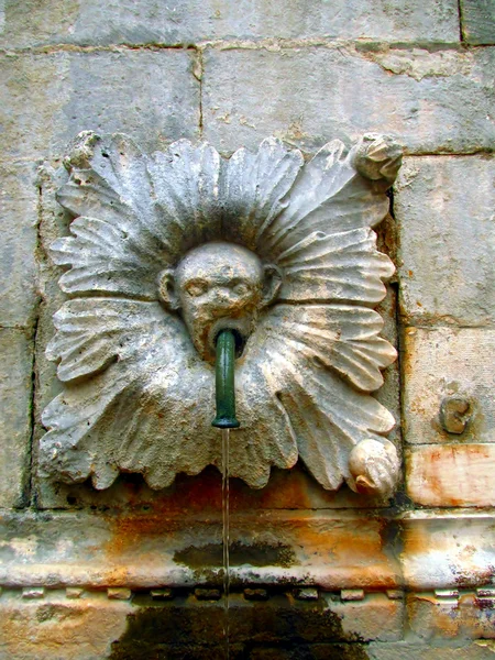 Part of old fountain in Dubrovnic, — Stock Photo, Image