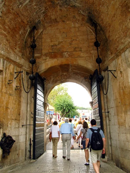 De poort naar de oude stad van dubrovnik — Stockfoto