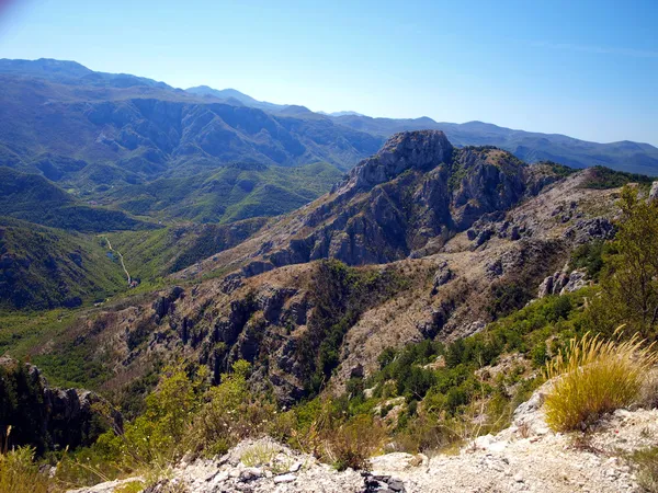 典型的黑山山全景 — 图库照片