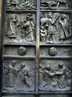 Paris st. peters chruch kapısı