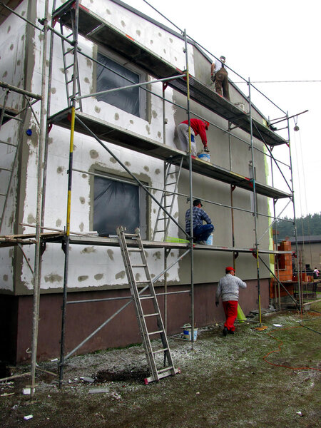 Thermo insulation on a building